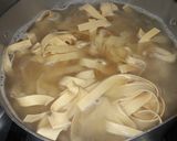 Foto del paso 2 de la receta: Fideos cinta con estofado de pollo