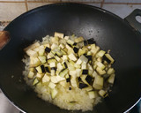 Foto del paso 1 de la receta: Atún con berenjenas y tomatitos