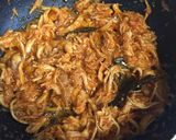 Foto langkah ke 4 dari resep Nasi Liwet Bakar Isi Pampis Tongkol dan Ayam Suwir Pedas.