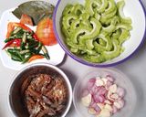 Foto langkah ke 1 dari resep Oseng Pare Peda.