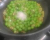 A picture of step 2 of Green Peas Garlic Soup.