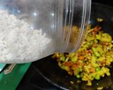 A picture of step 4 of Mixed vegetables with puffed rice.