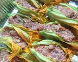 Foto del passaggio 2 della ricetta Barchette di Fiori di Zucca alle mandorle e pancetta