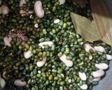 A picture of step 2 of Dal Makhni in Punjabi style.