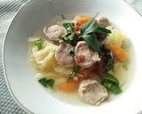 Foto langkah ke 6 dari resep Sop Bakso Sapi Ala Diriku.