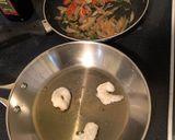 A picture of step 3 of Shrimp Scampi.