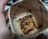 รูปขั้นตอนการทำที่ 2 ของ พริกทอดกรอบ รสหม่าล่า (麻辣香酥辣椒)