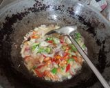 Foto langkah ke 2 dari resep 16. Tumis Tongkol Asap Pedas Manis.