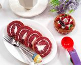 Foto langkah ke 15 dari resep Bolu Gulung Red Velvet Ekonomis.