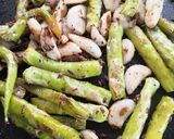 A picture of step 3 of Kolhapuri thecha(green chilli kolhapuri thecha).