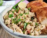 A picture of step 4 of Bhurji Pav.