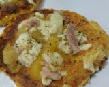 Foto del paso 7 de la receta: Pizzas hawaianas con base de coliflor, zanahoria y papa🍍🧀🍕🥔🥙🥕🧀