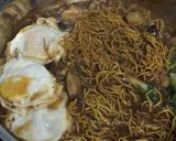 Foto langkah ke 7 dari resep Yee Mee Sizzling.