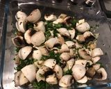 Une image de l'étape 7 de Fricassée de champignons de Paris à l'ail et persil.