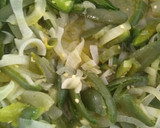 Foto del paso 3 de la receta: Rajas de chile jalapeño especial para el relleno de tamales