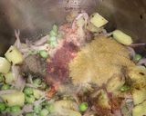 A picture of step 2 of Veg Pulao.
