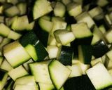 Une image de l'étape 1 de Courgettes, lardons, oignons.
