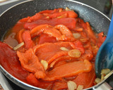 Foto del paso 3 de la receta: Ensalada de pimientos asados con ventresca de atún