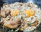 Foto del paso 6 de la receta: Cazuela de setas con gulas y huevo