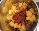 A picture of step 2 of Patatas con chorizo (Rioja-Style Potatoes with Chorizo).