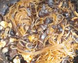 Foto langkah ke 3 dari resep Pastel Bihun Jamur Kuping.