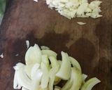Foto langkah ke 2 dari resep Ca Brokoli Wortel Sosis.