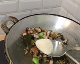 Foto langkah ke 5 dari resep Tumis Tongkol Pete.
