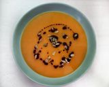 Gyömbéres sütőtök krémleves pirított tökmaggal recept fázis 3 fotója