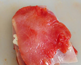 Foto del paso 5 de la receta: Filetes adobados de pechuga de pavo rellenos de jamón y queso