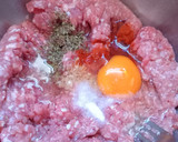 Foto del paso 2 de la receta: HAMBURGUESAS DE CERDO 🐖 🐷 🐽 🐖