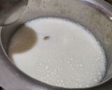A picture of step 1 of Karak Elaichi Chae.