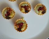A picture of step 6 of Creamy Fruit Canepè.