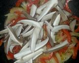 Foto del paso 2 de la receta Arroz con setas y acelgas en salsa teriyaki (vegetariano)