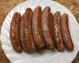 Foto del paso 1 de la receta: Caramelos 🍬 salados de salchicha con queso 🧀