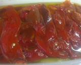 Foto del paso 2 de la receta: Pimientos asados, macerados en aceite de oliva Virgen