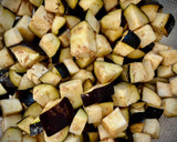 Foto del paso 1 de la receta: Wok vegano de garbanzos con berenjenas y calabacín
