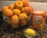 Foto del paso 1 de la receta: Mermelada de melocotones
