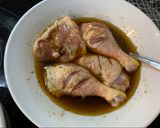 Mézes-fűszeres sült csirkecomb újburgonya-alma-hagyma ágyon 🍯🍗🥔🍎🧅 recept fázis 2 fotója