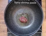 รูปขั้นตอนการทำที่ 2 ของ หมูผัดกะปิ