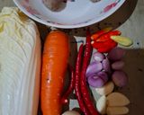 Foto langkah ke 1 dari resep Tumis Wortel Sawi Putih Pentol Bakso.