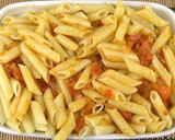 Foto del paso 3 de la receta: Macarrones con sofrito y bechamel gratinados al horno