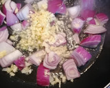 Foto del paso 3 de la receta: Alcachofas con cherry jengibre y cebolla(vegana)