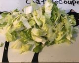 Une image de l'étape 3 de Salade de courgettes râpées,scarole et tagetes (sauce curry).