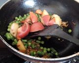 A picture of step 2 of Mix vegetable masala khichdi.