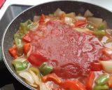 Foto del paso 4 de la receta Solomillo de cerdo al chilindrón con toque picante