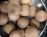A picture of step 1 of Chickoo Halva.