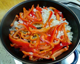 Foto del paso 9 de la receta: Arroz con pollo con especias para fajitas🥘🍗