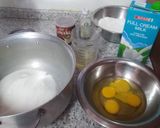 A picture of step 1 of Marble tea Cake.