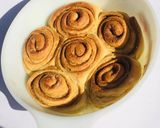 A picture of step 7 of Cinnamon roll's.