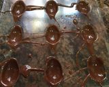 Foto del paso 3 de la receta: Huevitos de Pascua tipo bombones rellenos con pasta de maní